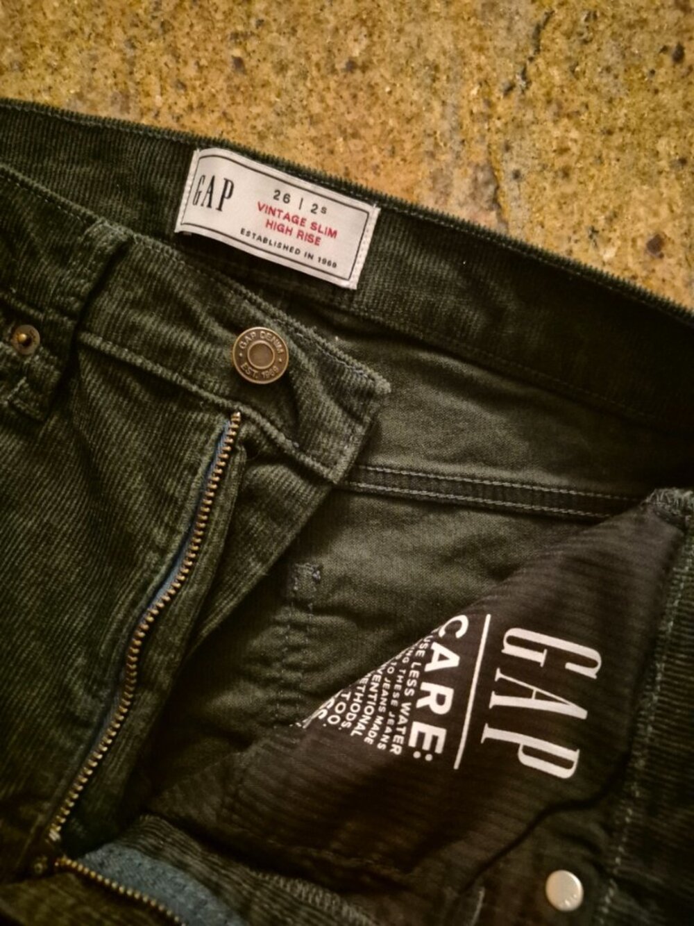 WOMANS CORDUROY STYLE JEANS FOREST GREEN SIZE 26/2S
